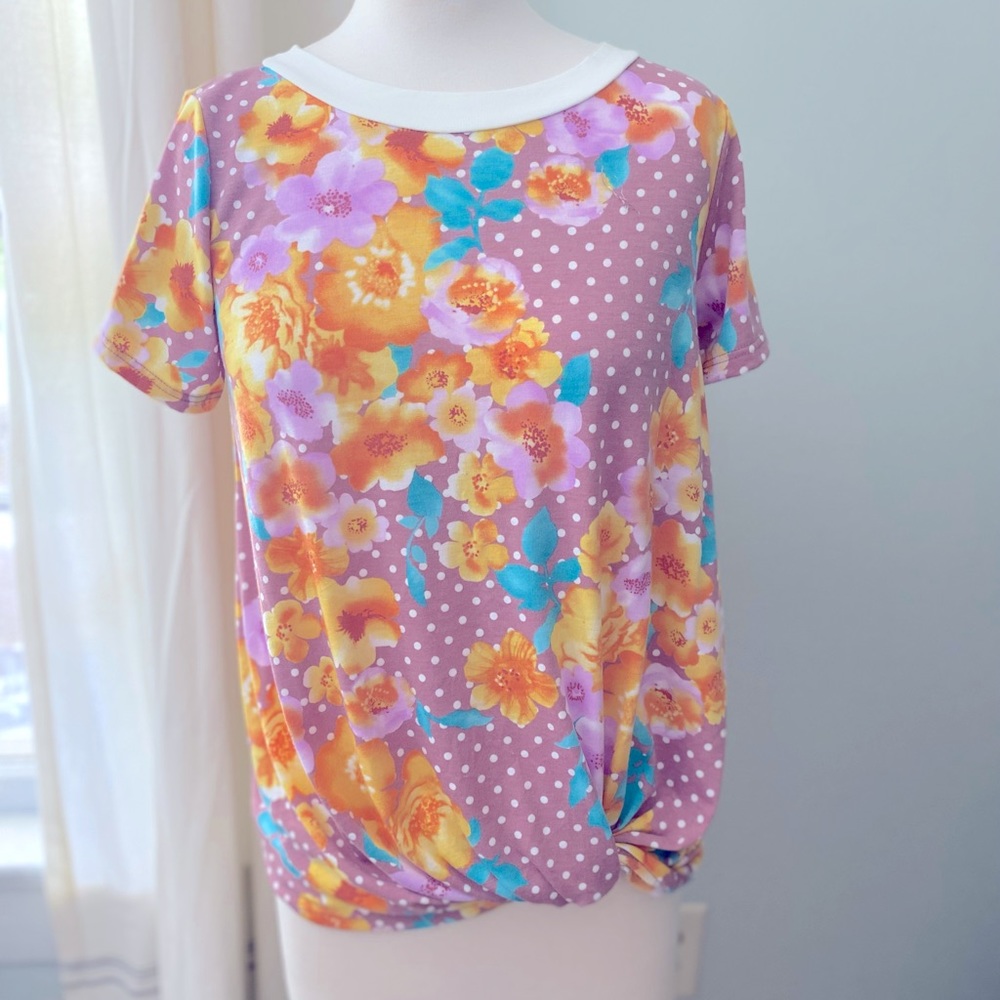 Oddy brand floral print tee with twist detail. Sz Sm